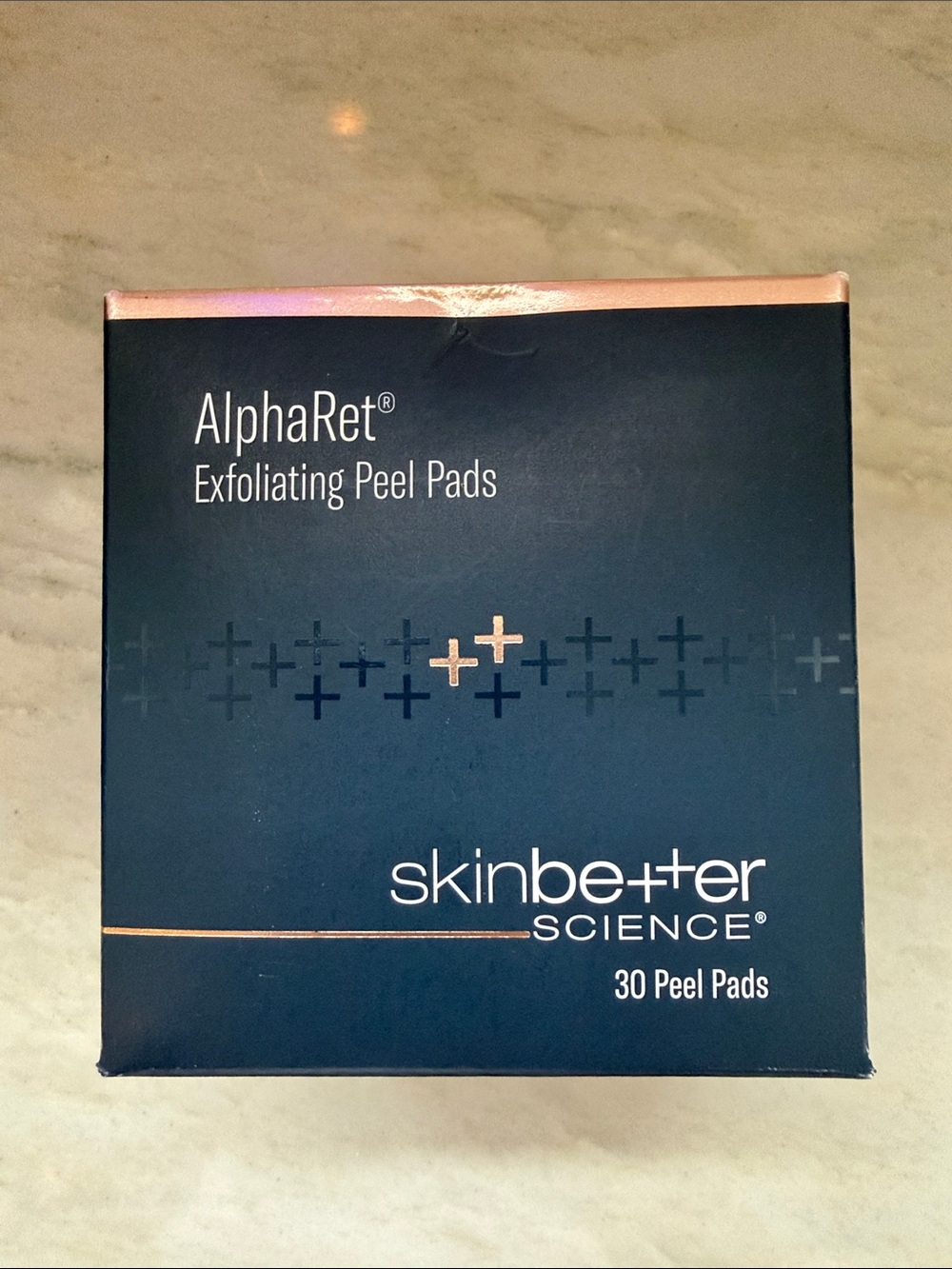 skinbetter science AlphaRet Exfoliating Peel Pads - Navy Blue